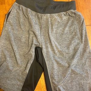 Lululemon Men’s Shorts (Medium)